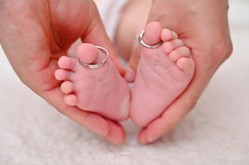 澄迈怀孕肚子一边高一边低